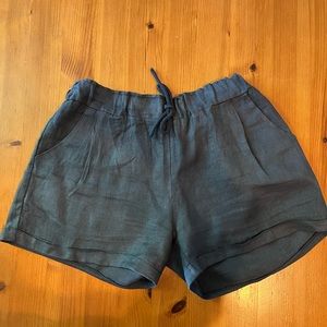 New linen shorts. Chambray blue. Size L/XL Beach wear.